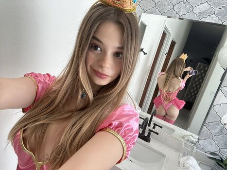 Maybemollyy page leaked private photo uncensored HD quality
