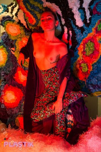 Miley cyrus page leaked private photo uncensored HD quality