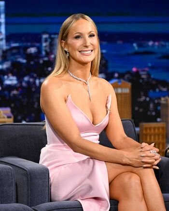 Nikki glaser leaked private photo uncensored HD quality