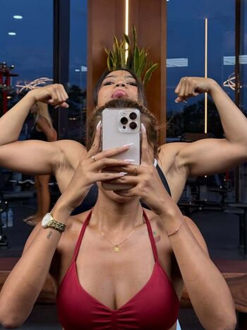 Okyyoliviaa leaked private photo uncensored HD quality