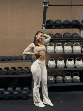 Okyyoliviaa leaked private photo uncensored HD quality