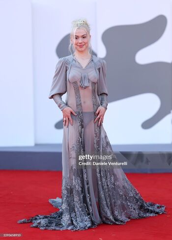 Phoebe bridgers page leaked private photo uncensored HD quality