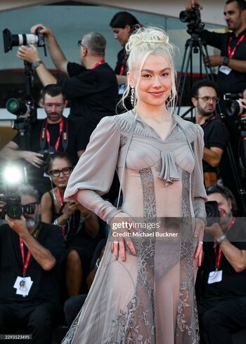 Phoebe bridgers page leaked private photo uncensored HD quality