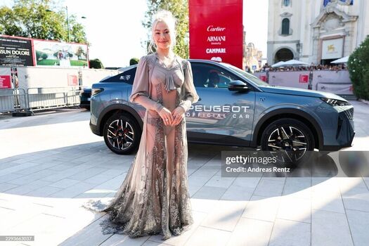 Phoebe bridgers page leaked private photo uncensored HD quality