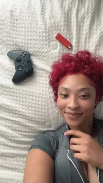 Renadaneen leaked private photo uncensored HD quality