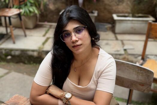 Saadhananaidu leaked private photo uncensored HD quality