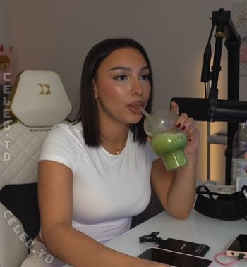 Shakiravv page leaked private photo uncensored HD quality