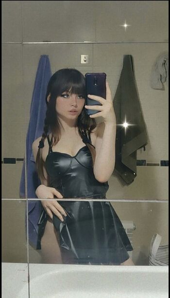 Theakaleina leaked private photo uncensored HD quality