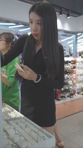 Voyeur asian pissing toilet amp upskirts only page leaked private photo uncensored HD quality