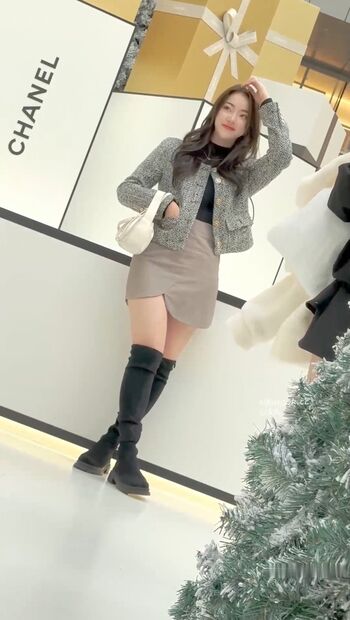 Voyeur asian pissing toilet amp upskirts only page leaked private photo uncensored HD quality