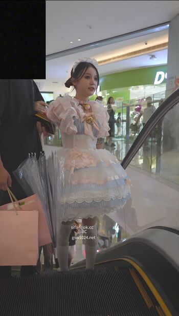 Voyeur asian pissing toilet amp upskirts only page leaked private photo uncensored HD quality