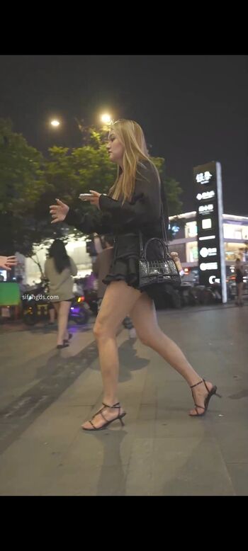 Voyeur asian pissing toilet amp upskirts only page leaked private photo uncensored HD quality