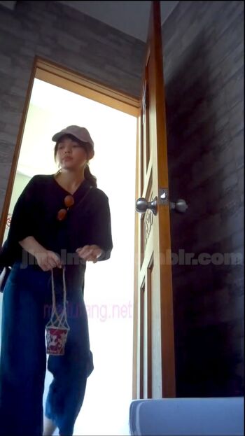 Voyeur asian pissing toilet amp upskirts only page leaked private photo uncensored HD quality