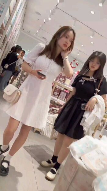 Voyeur asian pissing toilet amp upskirts only page leaked private photo uncensored HD quality