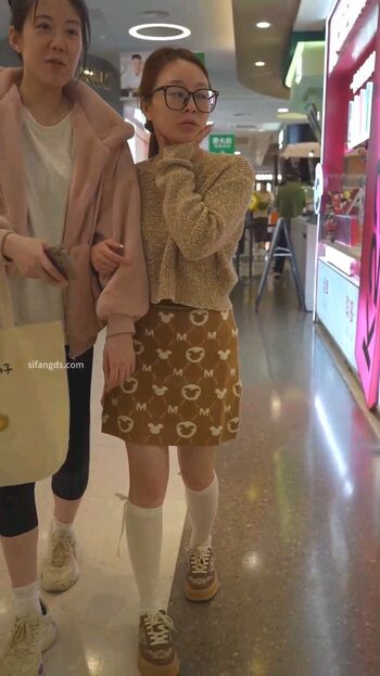 Voyeur asian pissing toilet amp upskirts only page leaked private photo uncensored HD quality