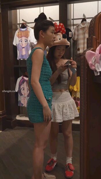 Voyeur asian pissing toilet amp upskirts only page leaked private photo uncensored HD quality