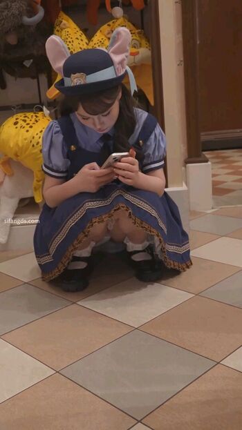 Voyeur asian pissing toilet amp upskirts only page leaked private photo uncensored HD quality