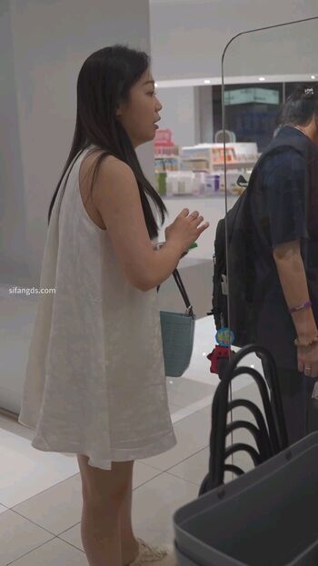 Voyeur asian pissing toilet amp upskirts only page leaked private photo uncensored HD quality