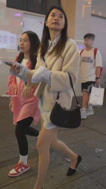 Voyeur asian pissing toilet amp upskirts only page leaked private photo uncensored HD quality