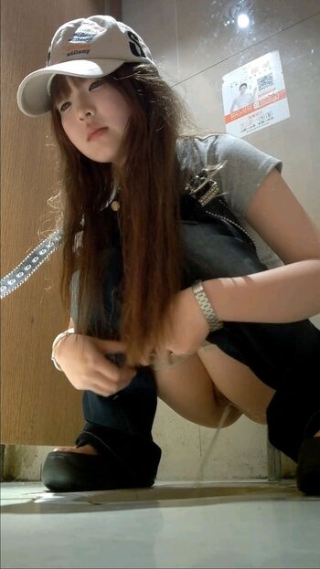 Voyeur asian pissing toilet amp upskirts only page leaked private photo uncensored HD quality