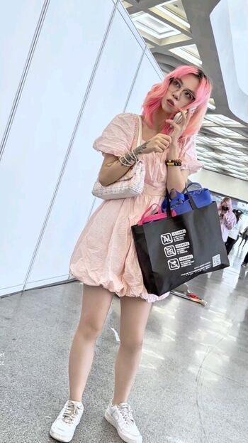 Voyeur asian pissing toilet amp upskirts only page leaked private photo uncensored HD quality