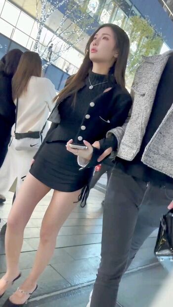 Voyeur asian pissing toilet amp upskirts only page leaked private photo uncensored HD quality