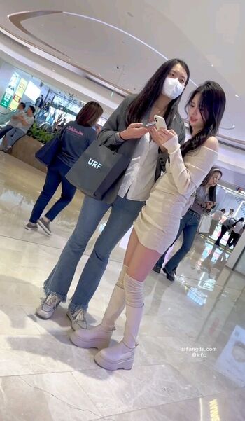 Voyeur asian pissing toilet amp upskirts only leaked private photo uncensored HD quality